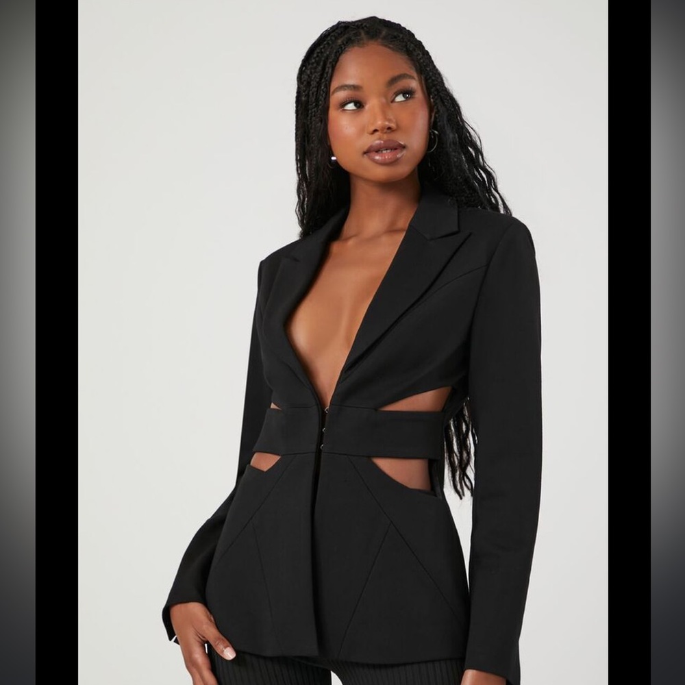 Hook and eye cut out suit set. Never worn no damage